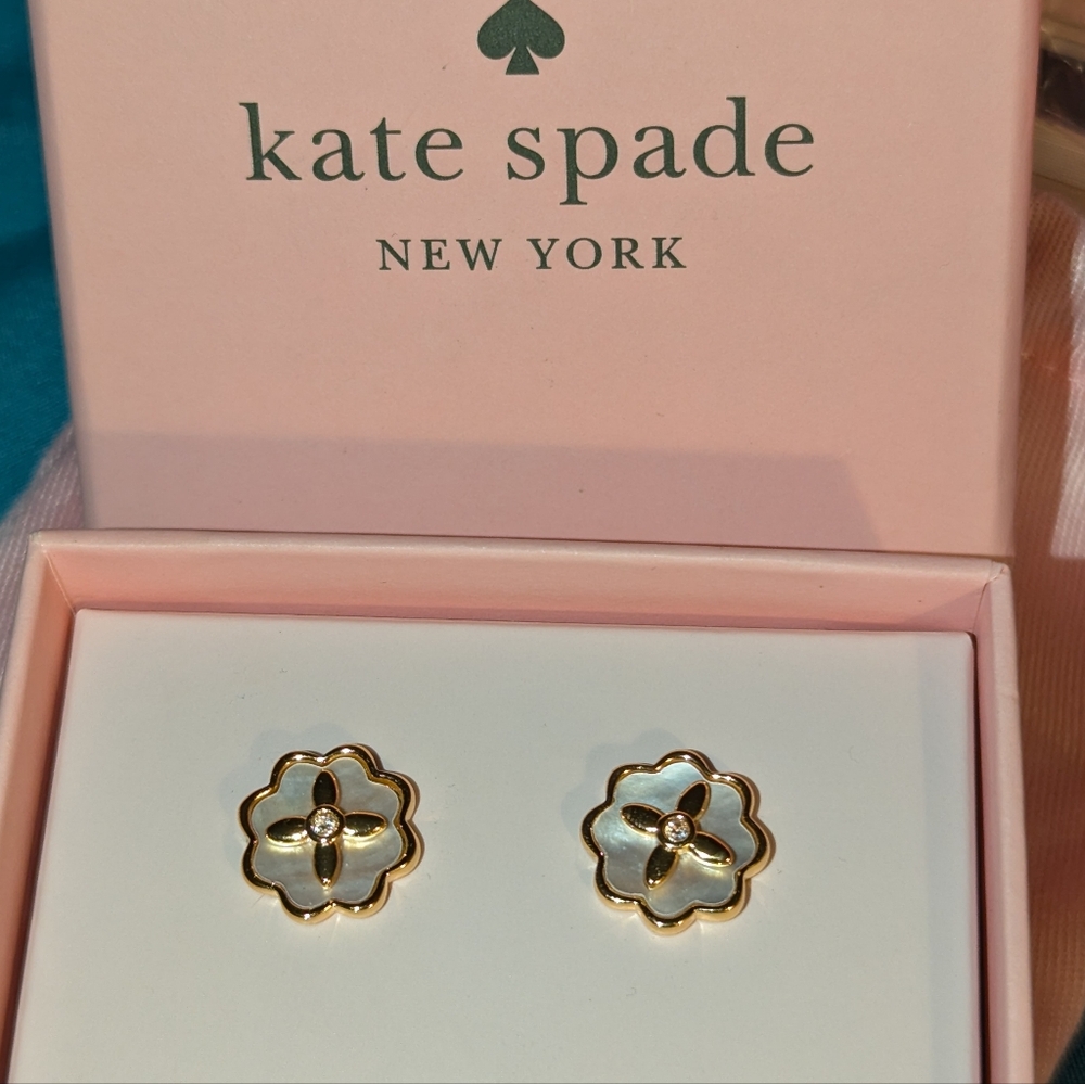 Kate Spade Heritage Bloom Studs ♠️🌸New In Box